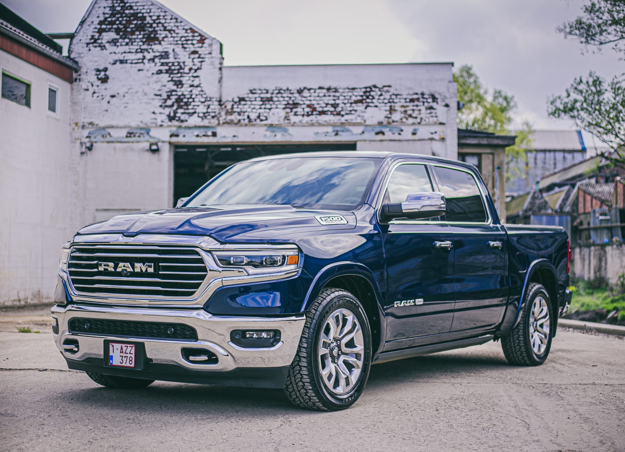 DODGE RAM LONGHORN 5.7