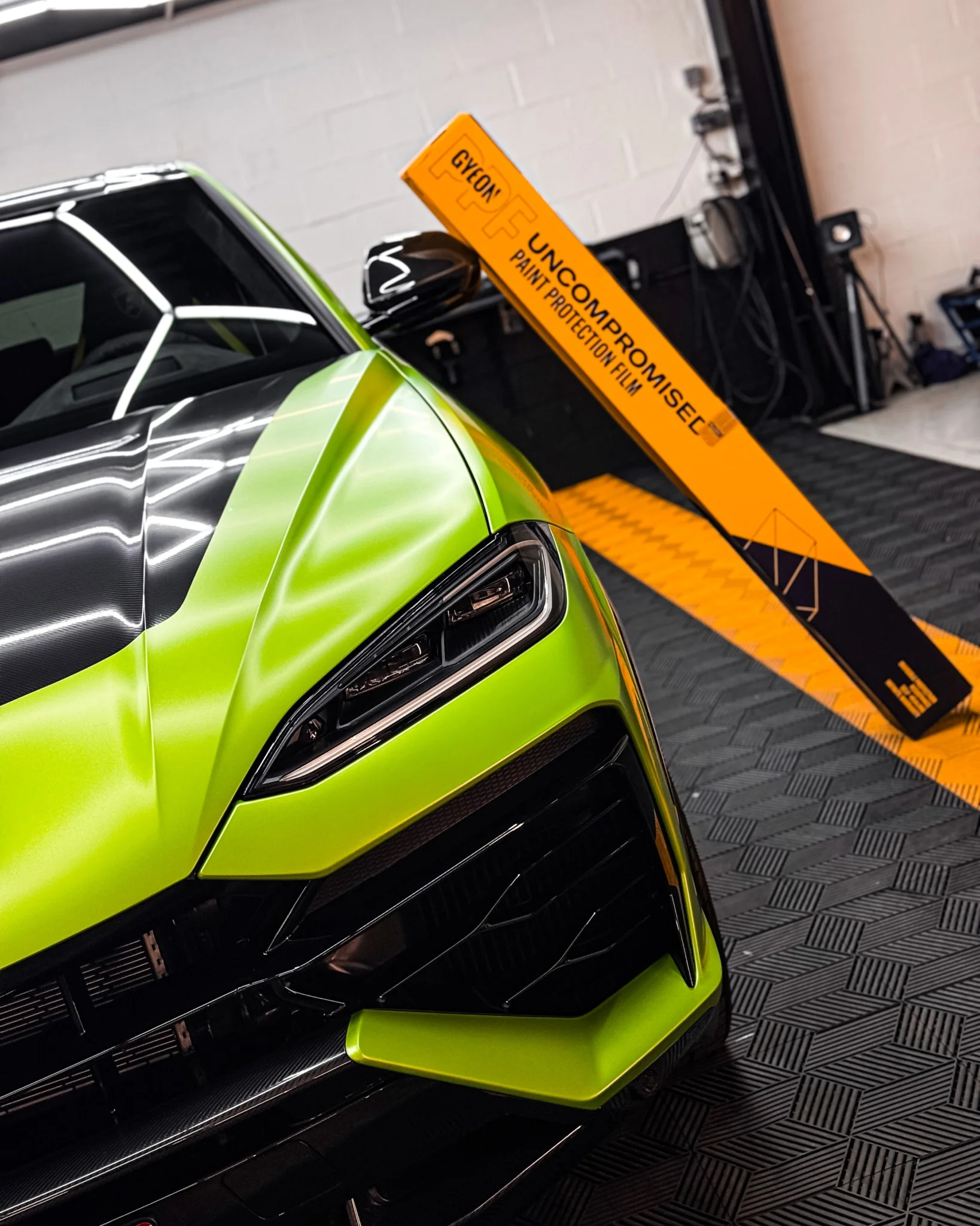 Finition invisible PPF premium réalisée pour LAMBORGHINI Urus sur rendez-vous à Verviers en Belgique